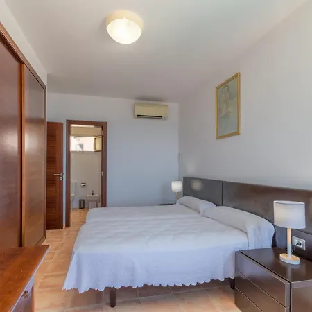 Charming For 6 Guests Villa