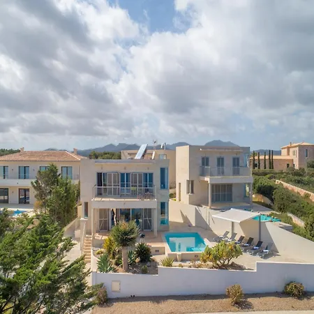Charming For 6 Guests Villa
